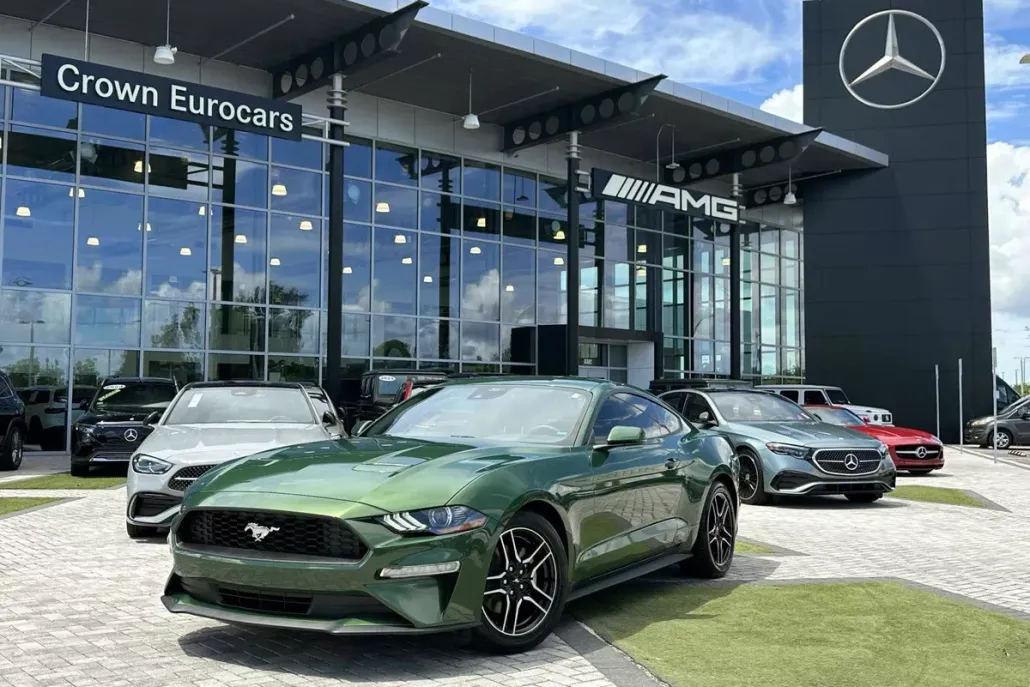 2022 Ford Mustang EcoBoost Premium photo 1