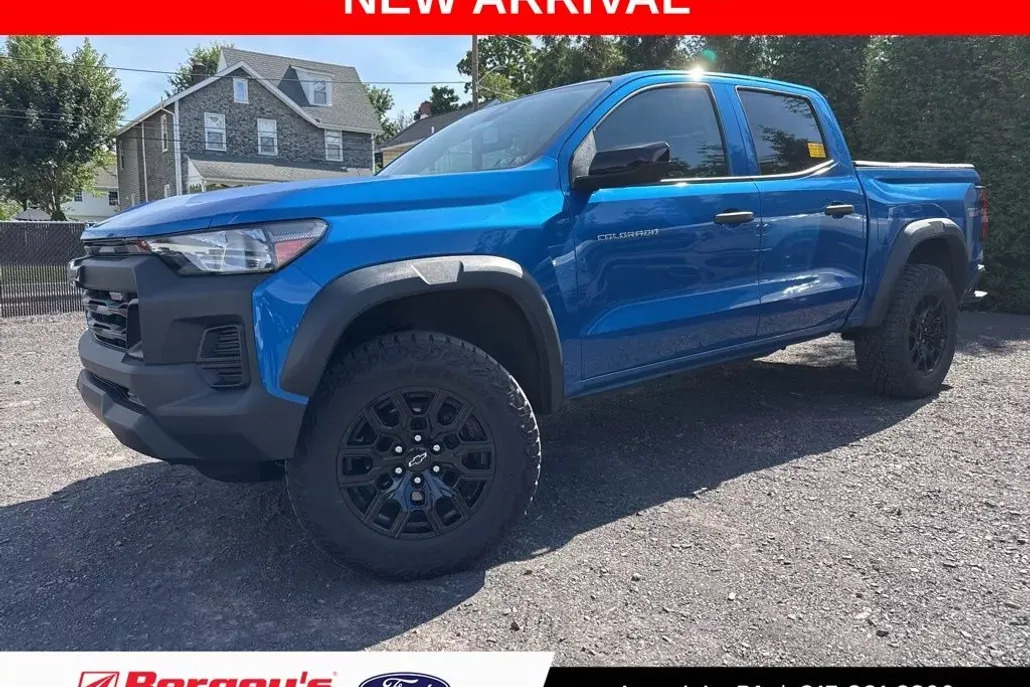 2023 Chevrolet Colorado Trail Boss photo 1