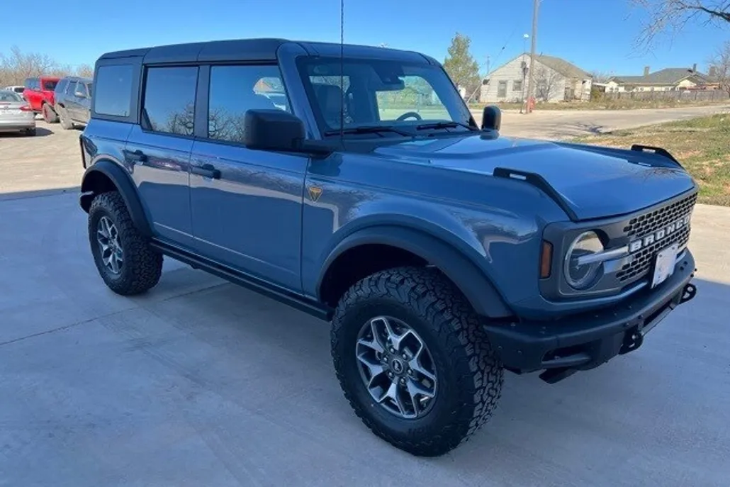 2024 Ford Bronco Badlands photo 1