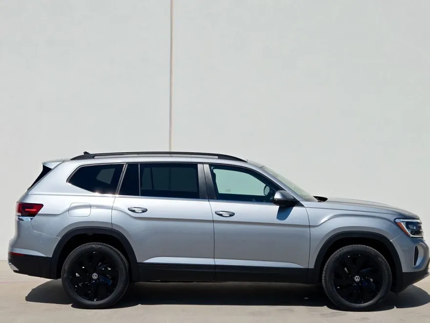 2026 Volkswagen Atlas SE Technology photo 1