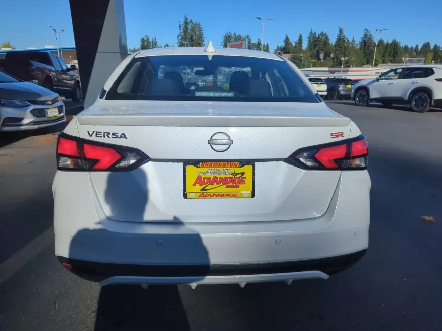 2025 Nissan Versa SR photo 1