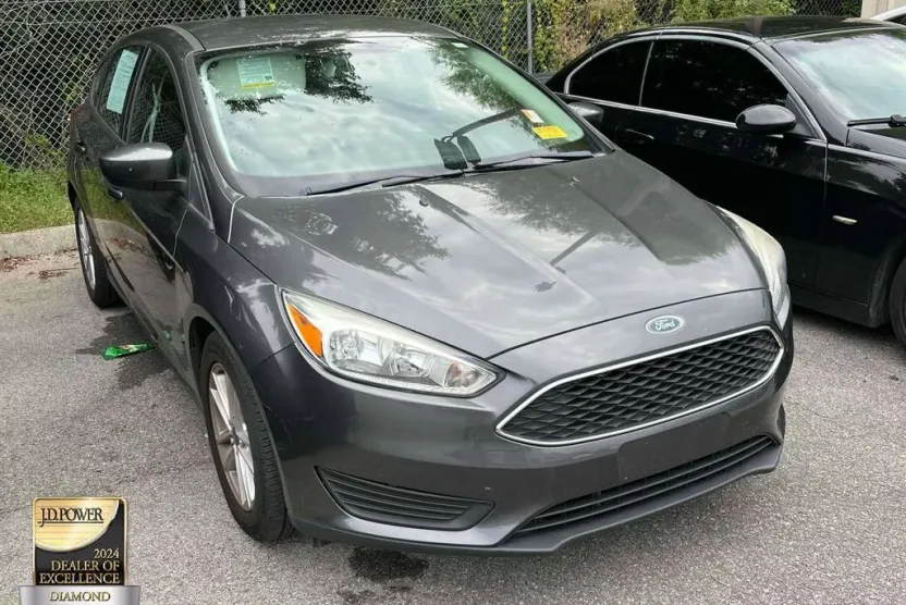 2018 Ford Focus SE photo 1