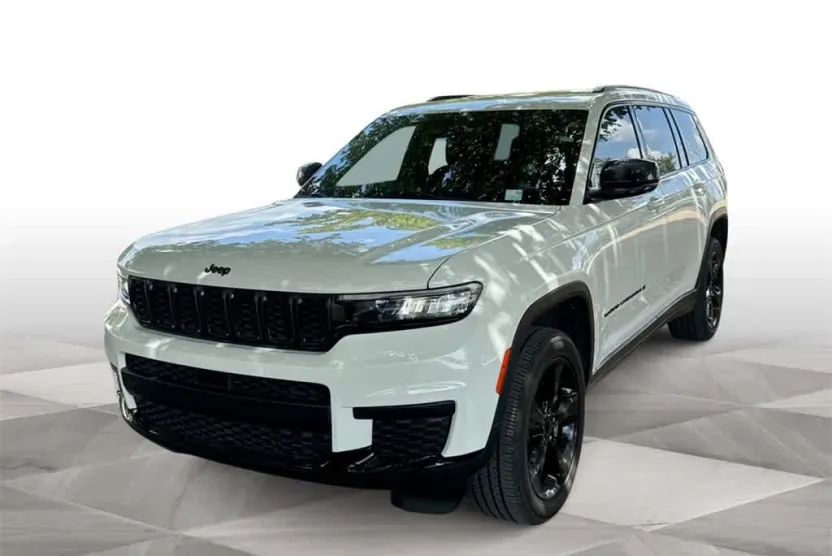 2023 Jeep Grand Cherokee Altitude photo 1