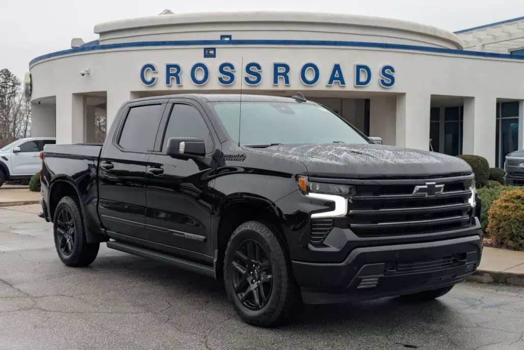 2024 Chevrolet Silverado 1500 High Country photo 1