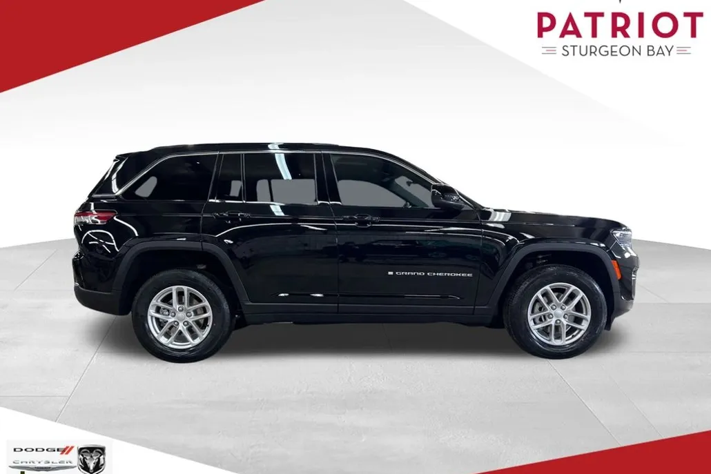 2025 Jeep Grand Cherokee Laredo photo 1