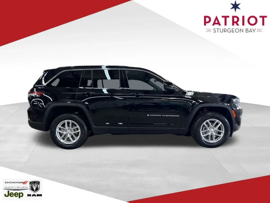 2025 Jeep Grand Cherokee Laredo photo 1