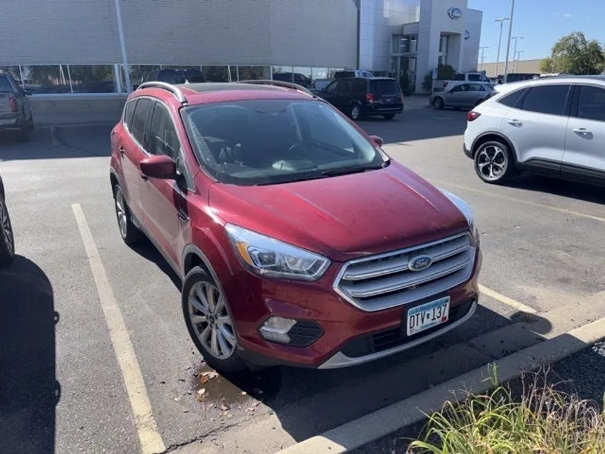2019 Ford Escape SEL photo 1