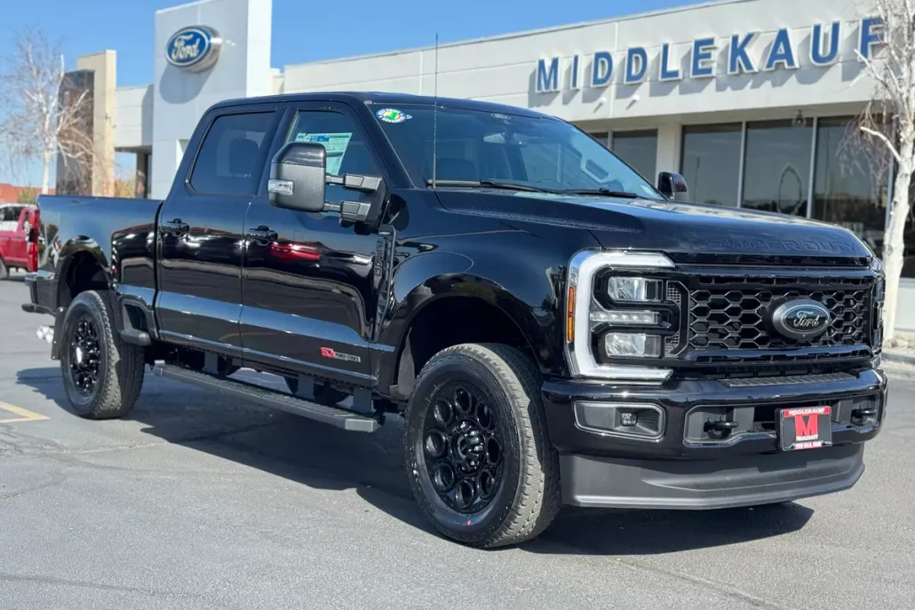 2025 Ford F-350 Lariat photo 1