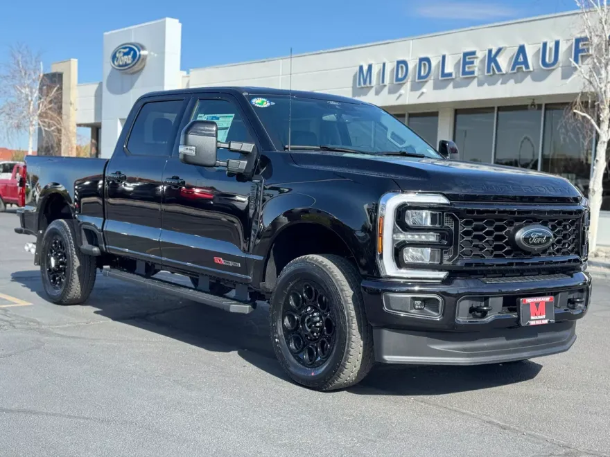 2025 Ford F-350 Lariat photo 1