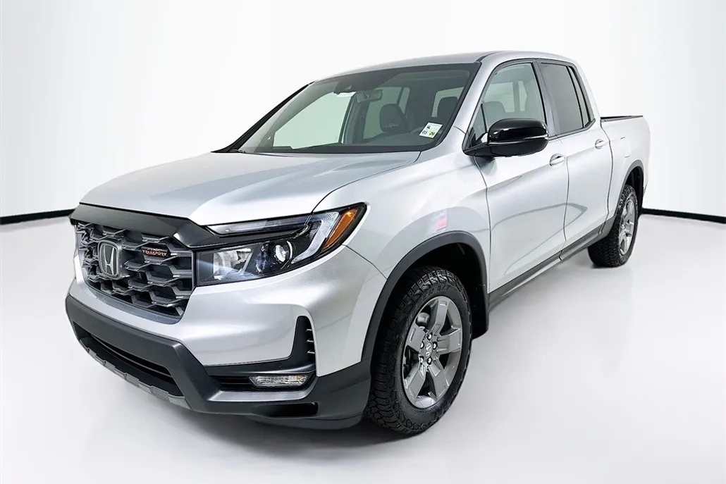 2025 Honda Ridgeline TrailSport photo 1