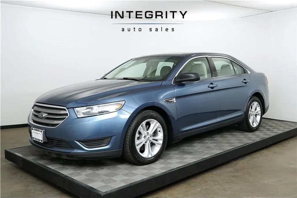 2019 Ford Taurus SE photo 1