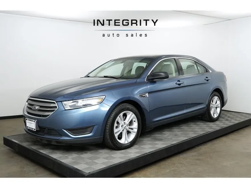 2019 Ford Taurus SE photo 1