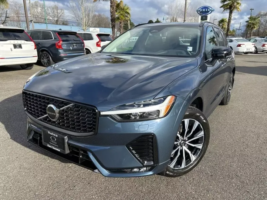 2025 Volvo XC60 B5 Core photo 1