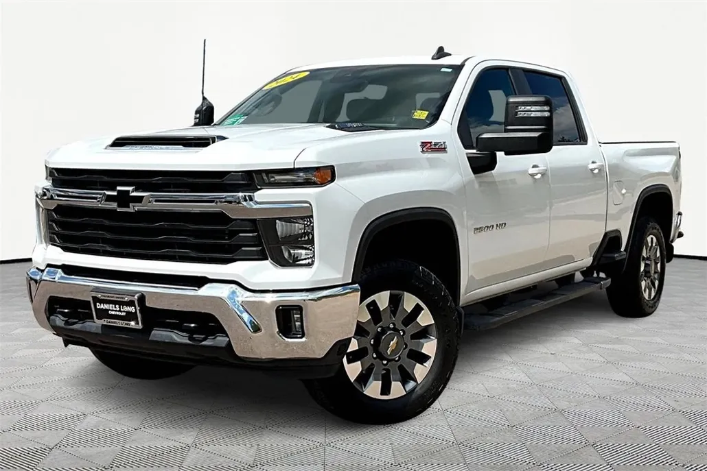 2024 Chevrolet Silverado 2500HD LT photo 1