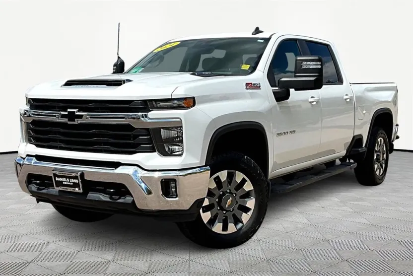 2024 Chevrolet Silverado 2500HD LT photo 1