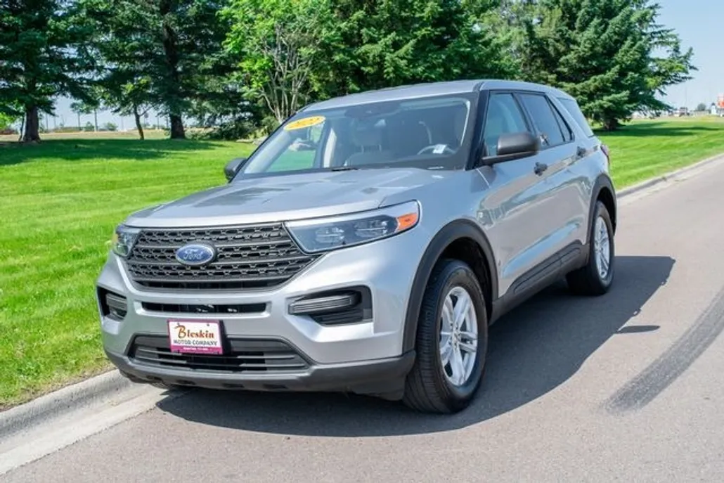 2022 Ford Explorer Base photo 1