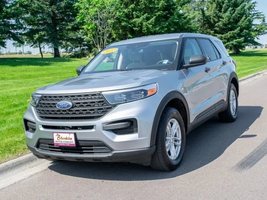 2022 Ford Explorer Base photo 1
