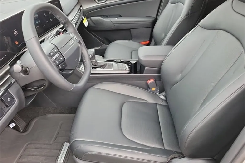 2026 Kia Sportage EX photo 1