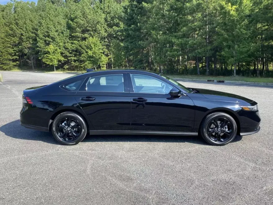 2025 Honda Accord 1.5T SE photo 1