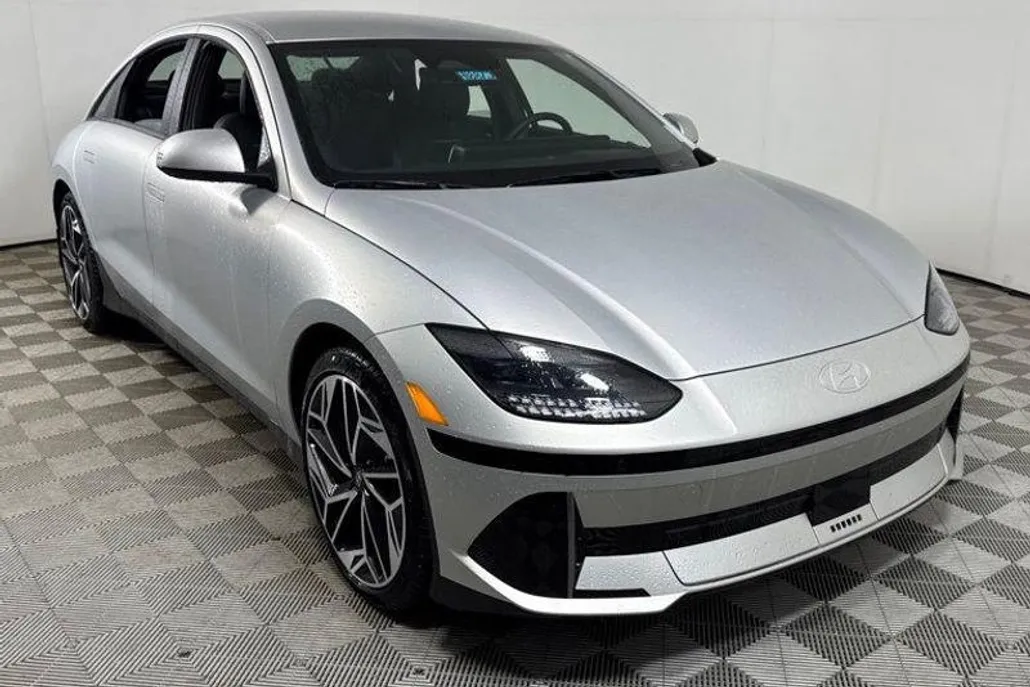2025 Hyundai Ioniq 6 SEL photo 1
