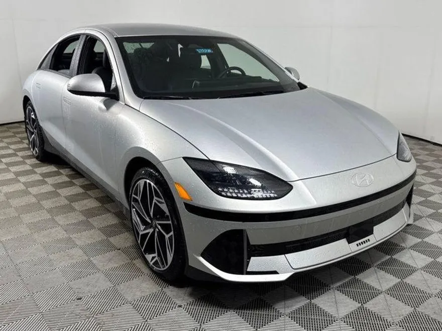 2025 Hyundai Ioniq 6 SEL photo 1
