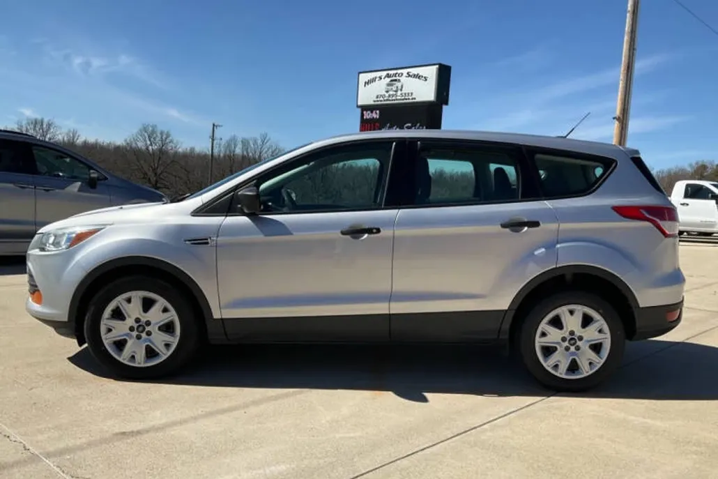 2016 Ford Escape S photo 1