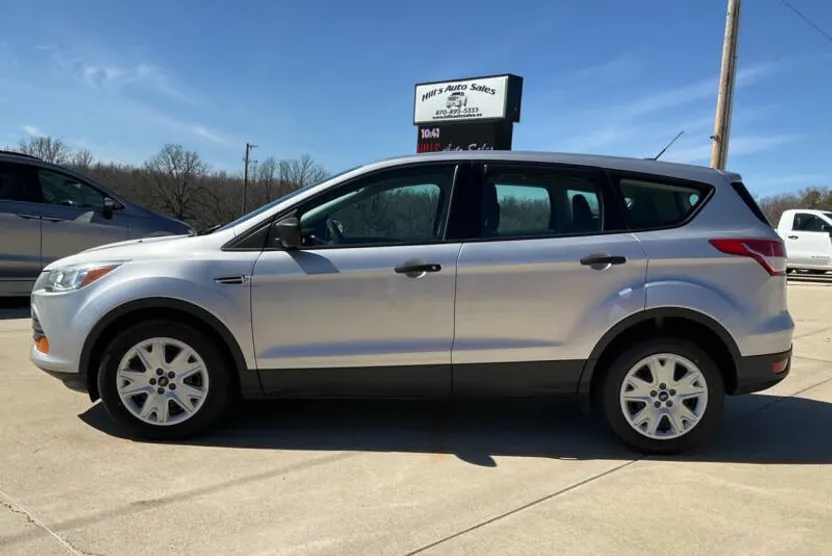 2016 Ford Escape S photo 1