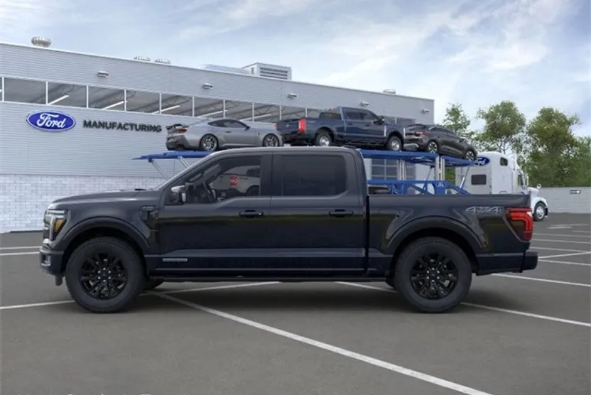 2025 Ford F-150 Platinum photo 1