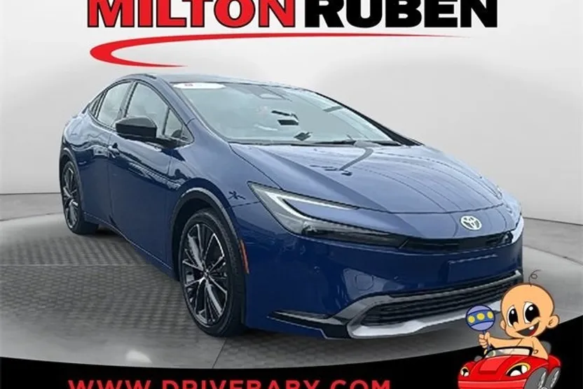 2024 Toyota Prius LE photo 1