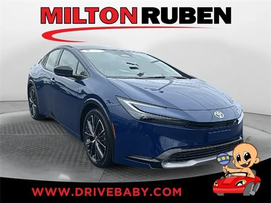 2024 Toyota Prius LE photo 1