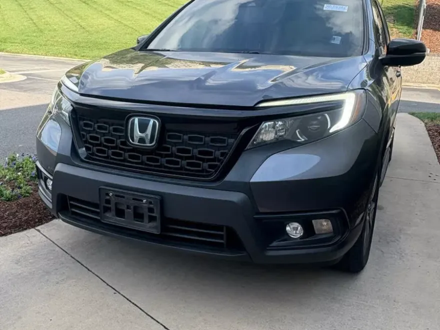 2021 Honda Passport photo 1