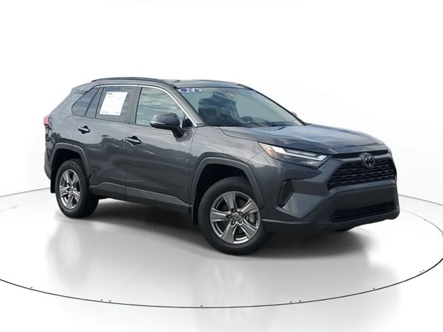 2024 Toyota RAV4 XLE photo 1