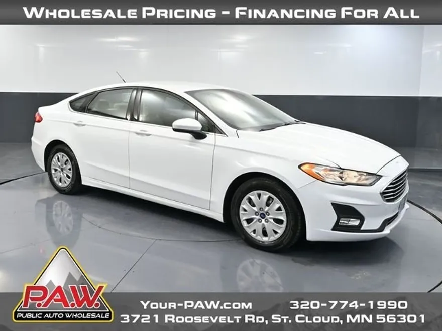 2019 Ford Fusion S photo 1