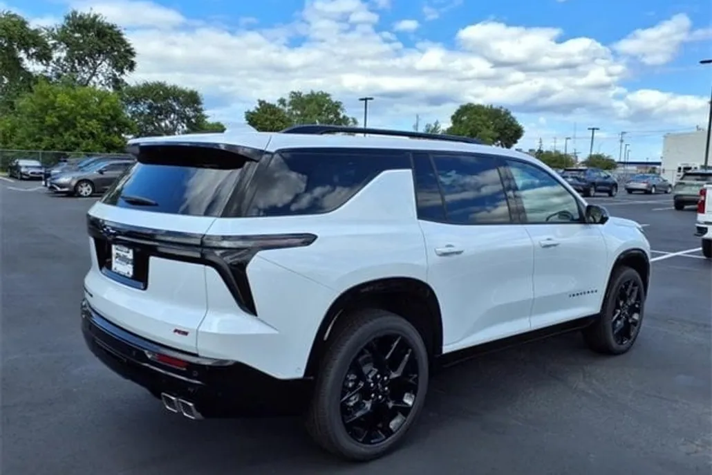 2026 Chevrolet Traverse RS photo 1