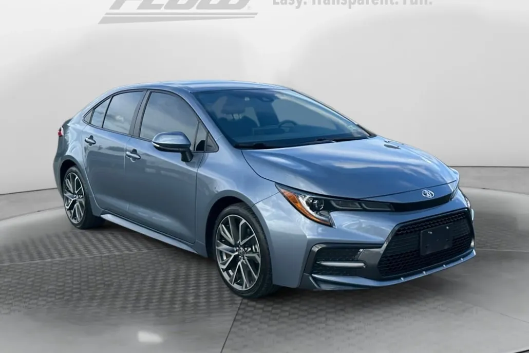 2022 Toyota Corolla SE photo 1