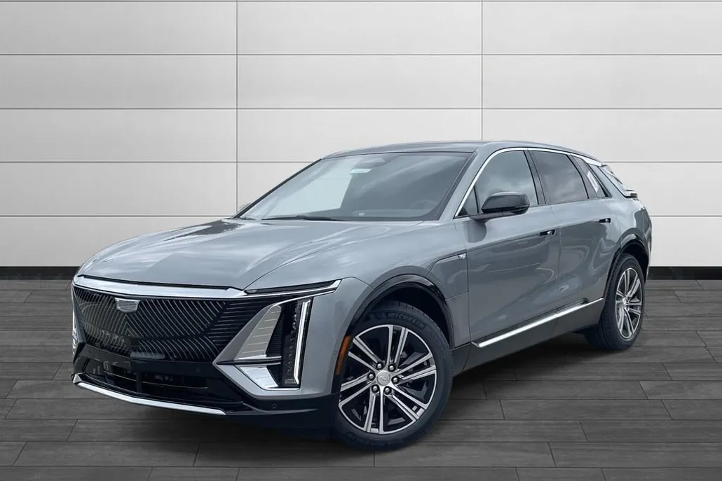 2025 Cadillac Lyriq Luxury photo 1