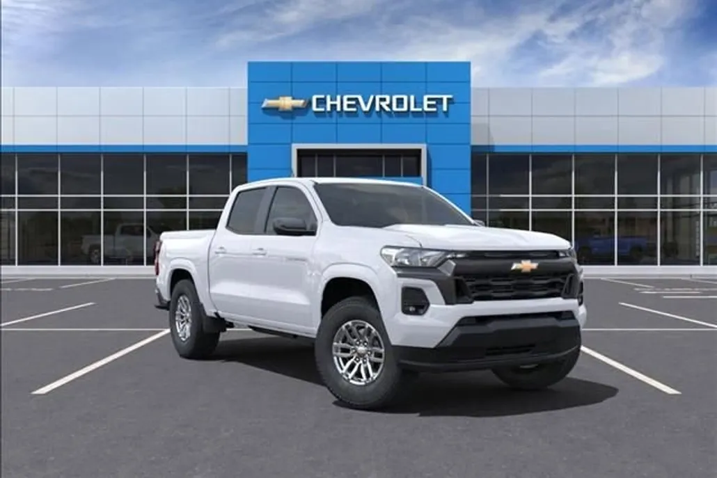 2024 Chevrolet Colorado LT photo 1