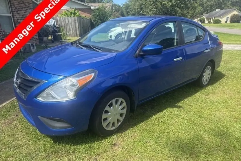 2017 Nissan Versa 1.6 SV photo 1