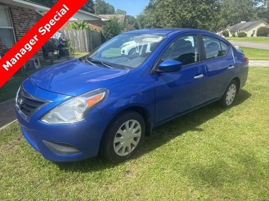 2017 Nissan Versa 1.6 SV photo 1