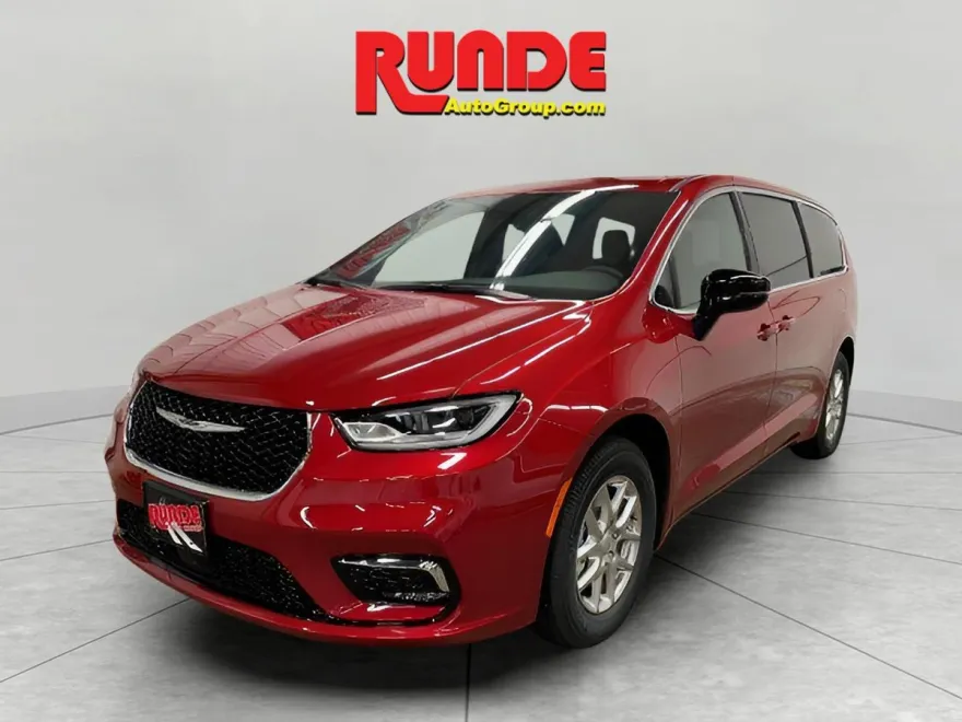 2026 Chrysler Pacifica photo 1