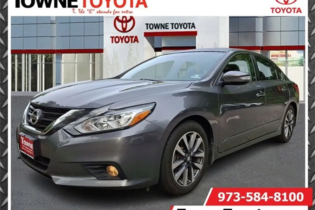 2017 Nissan Altima 2.5 SV photo 1