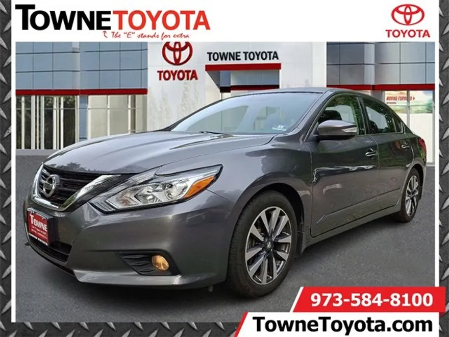 2017 Nissan Altima 2.5 SV photo 1