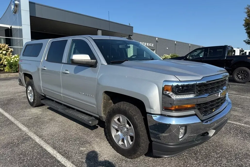 2018 Chevrolet Silverado 1500 LT photo 1