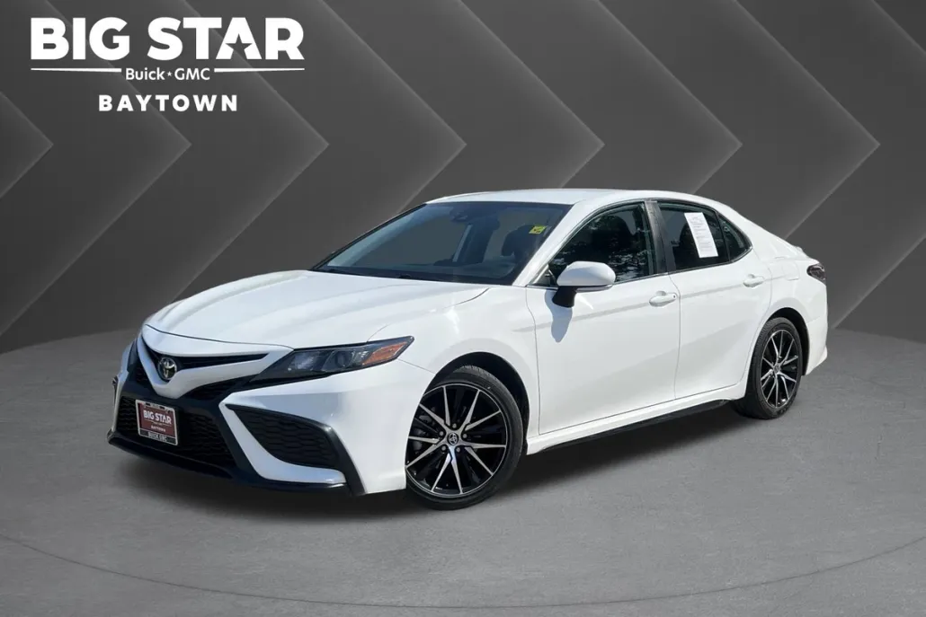 2024 Toyota Camry SE photo 1