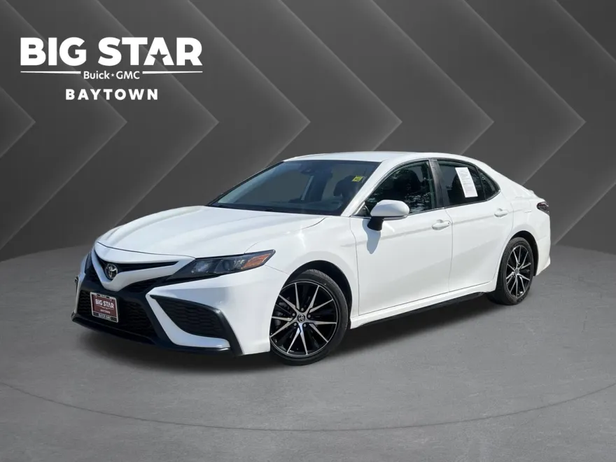 2024 Toyota Camry SE photo 1