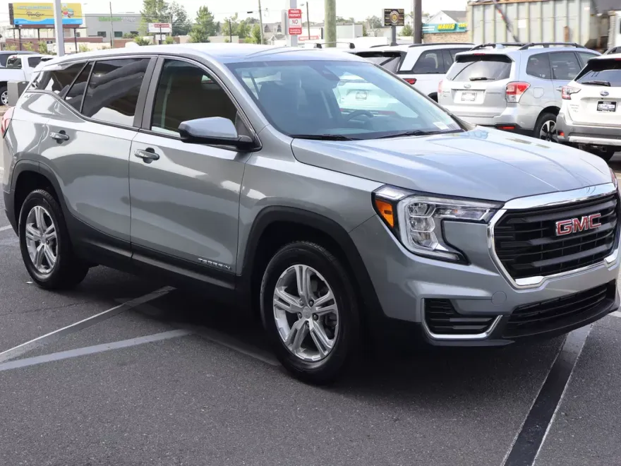 2024 Gmc Terrain SLE photo 1