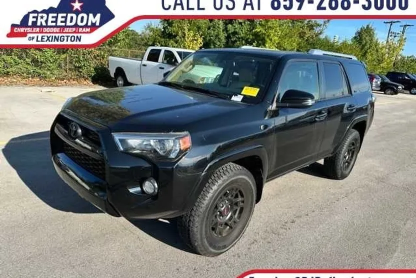 2016 Toyota 4Runner SR5 Premium photo 1