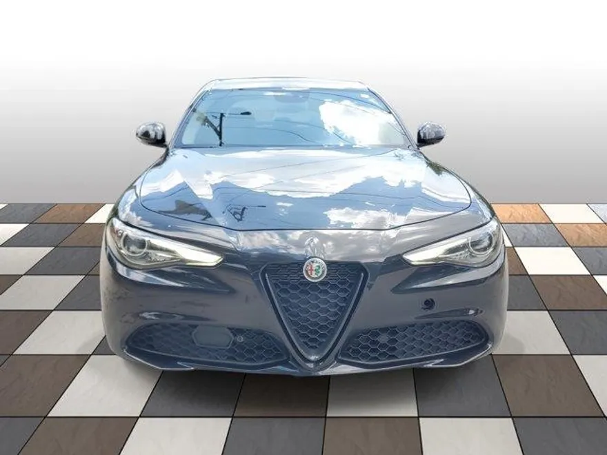 2021 Alfa Romeo Giulia Ti photo 1