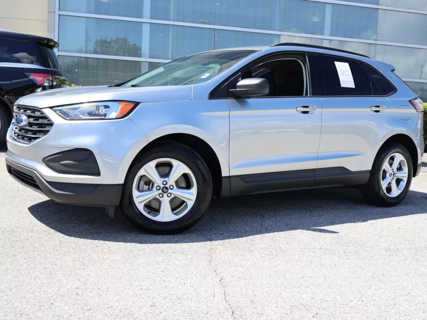 2022 Ford Edge SE photo 1