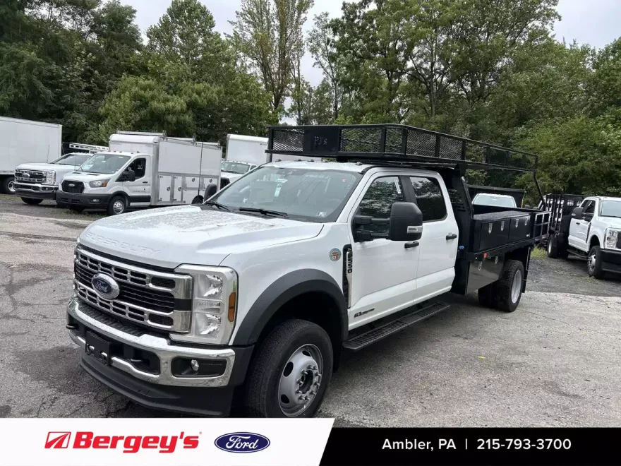 2025 Ford F-550 photo 1